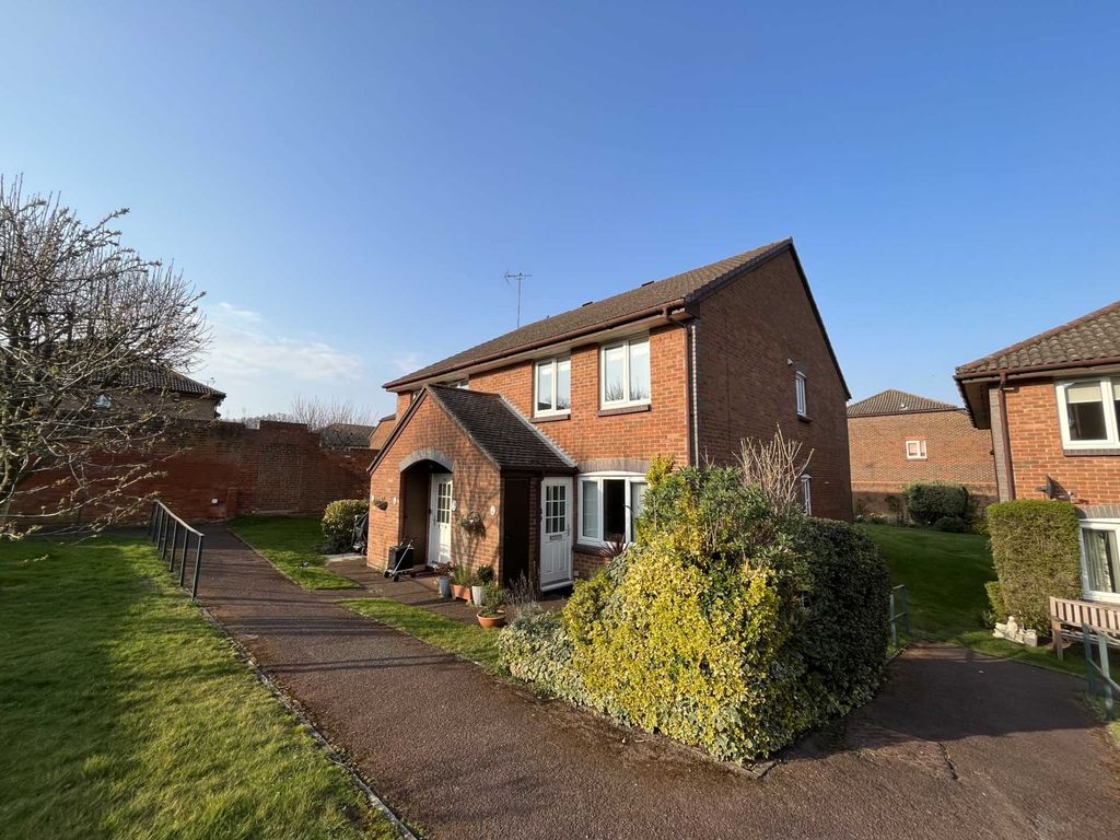 1 bed for sale in Acorn Drive, Wokingham RG40 Zoopla