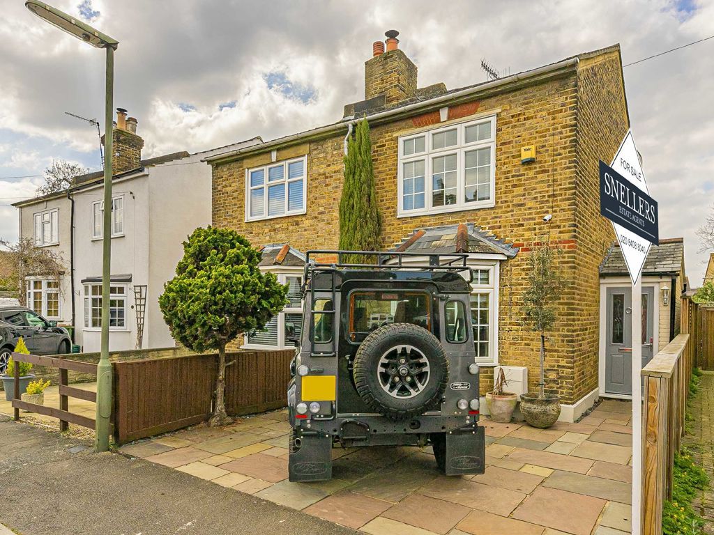 3 bed semidetached house for sale in Avern Road, West Molesey KT8 Zoopla