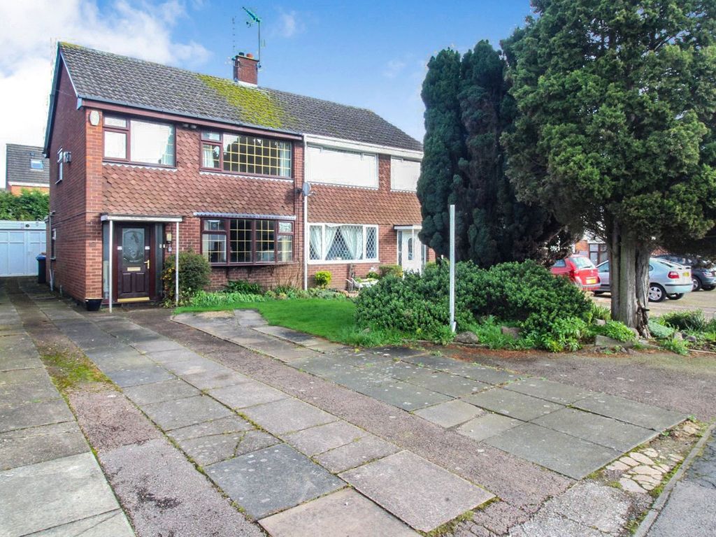 3 bed semidetached house for sale in The Common, Barwell, Leicester
