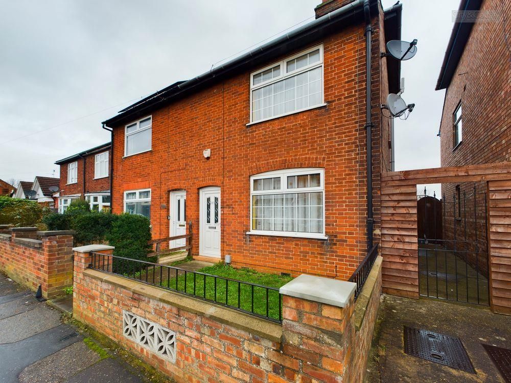 3 bed semidetached house for sale in Alexandra Road, Peterborough PE1
