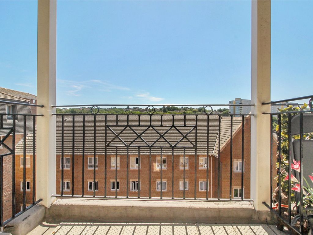 1 bed flat for sale in High Street, Chatham, Kent ME4 Zoopla