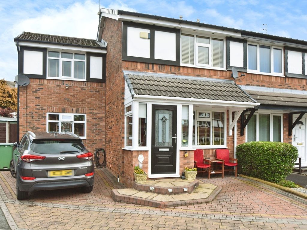 3 bed semidetached house for sale in St. Road, Bury BL9, £