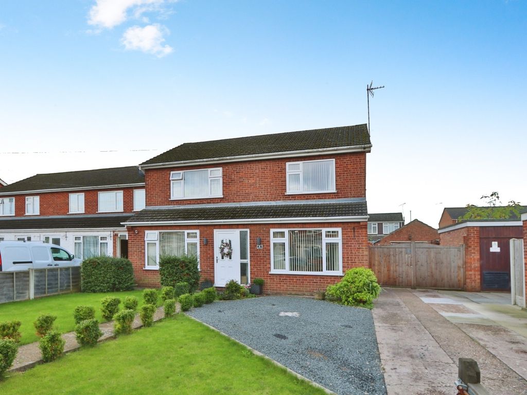 5 bed detached house for sale in Nursery Close, BartonUponHumber DN18