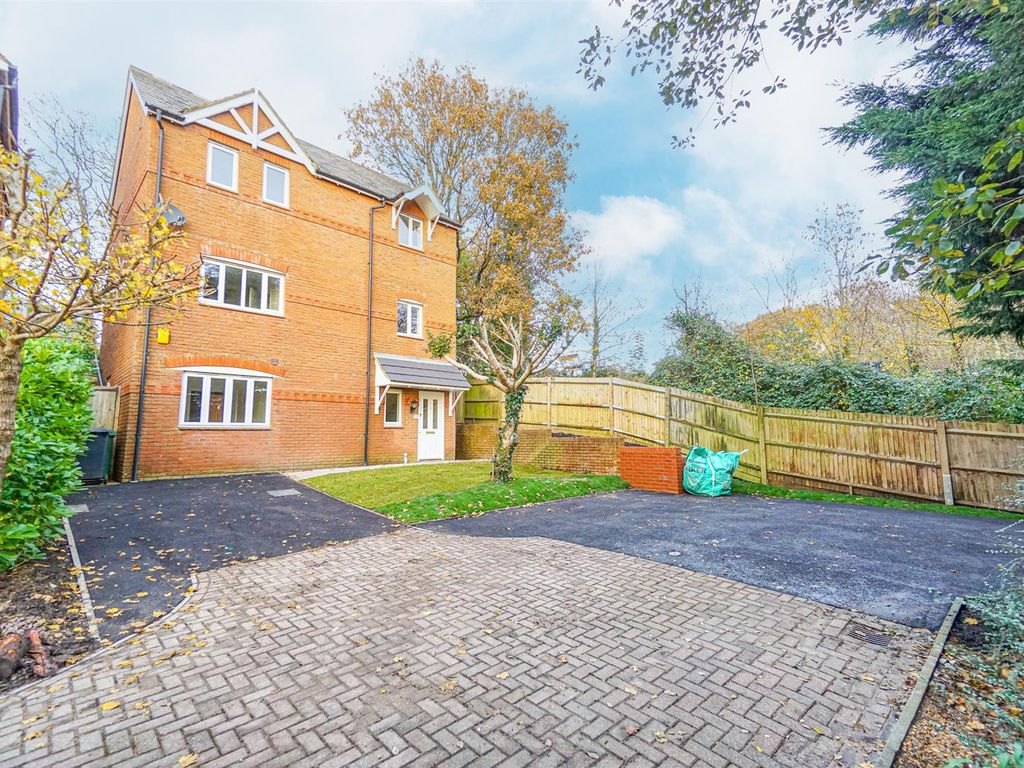 5 bed detached house for sale in Newts Way, St. LeonardsOnSea TN38, £