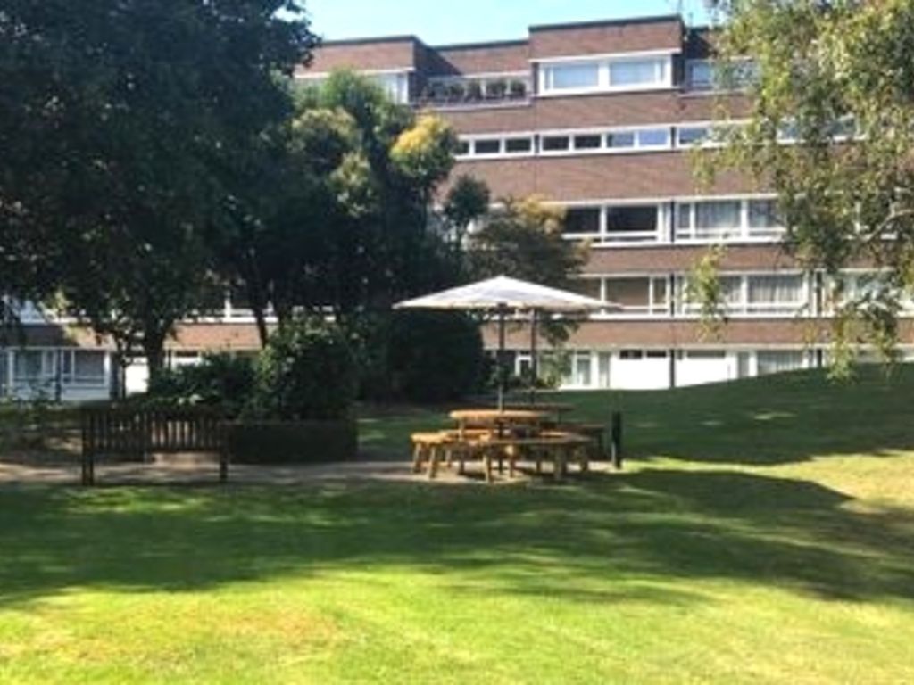 1 bed flat to rent in Fair Acres, Hayes, Bromley BR2 Zoopla