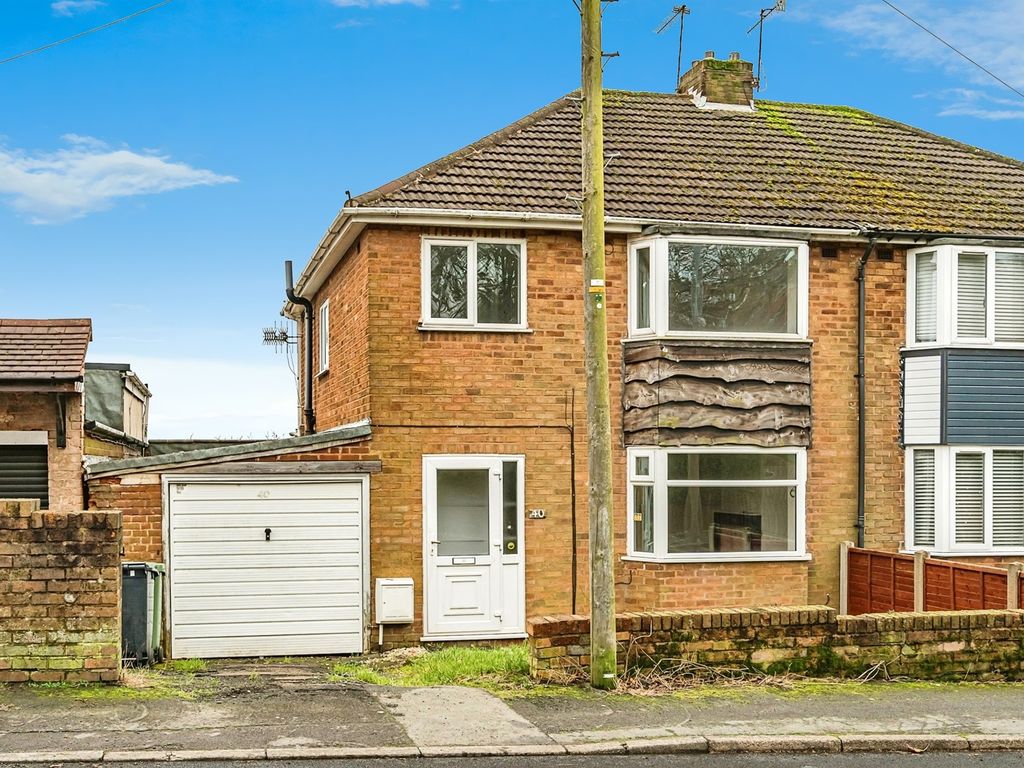 3 bed semidetached house for sale in Dingle Close, Dudley DY2, £