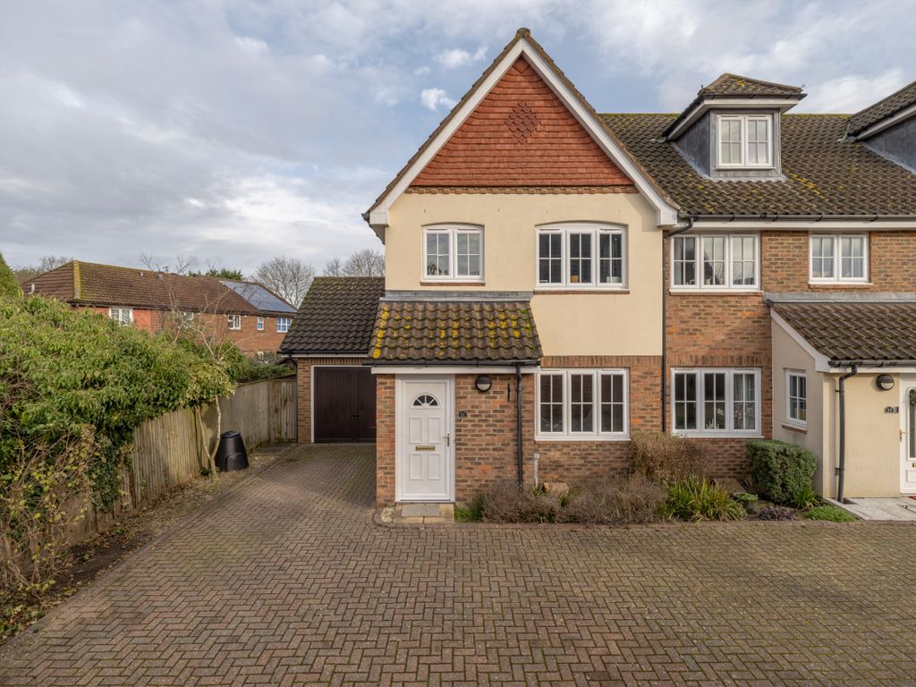 3 bed end terrace house for sale in Place, Horley, Surrey RH6, £