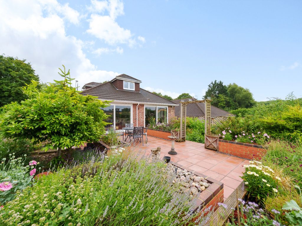4 bed bungalow for sale in Meadow View, Fyfield Road, Weyhill, Andover
