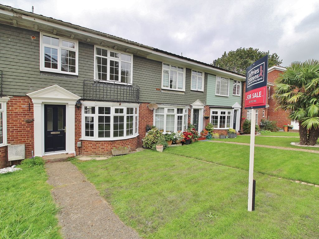 3 bed terraced house for sale in Freshfield Gardens, Waterlooville PO7