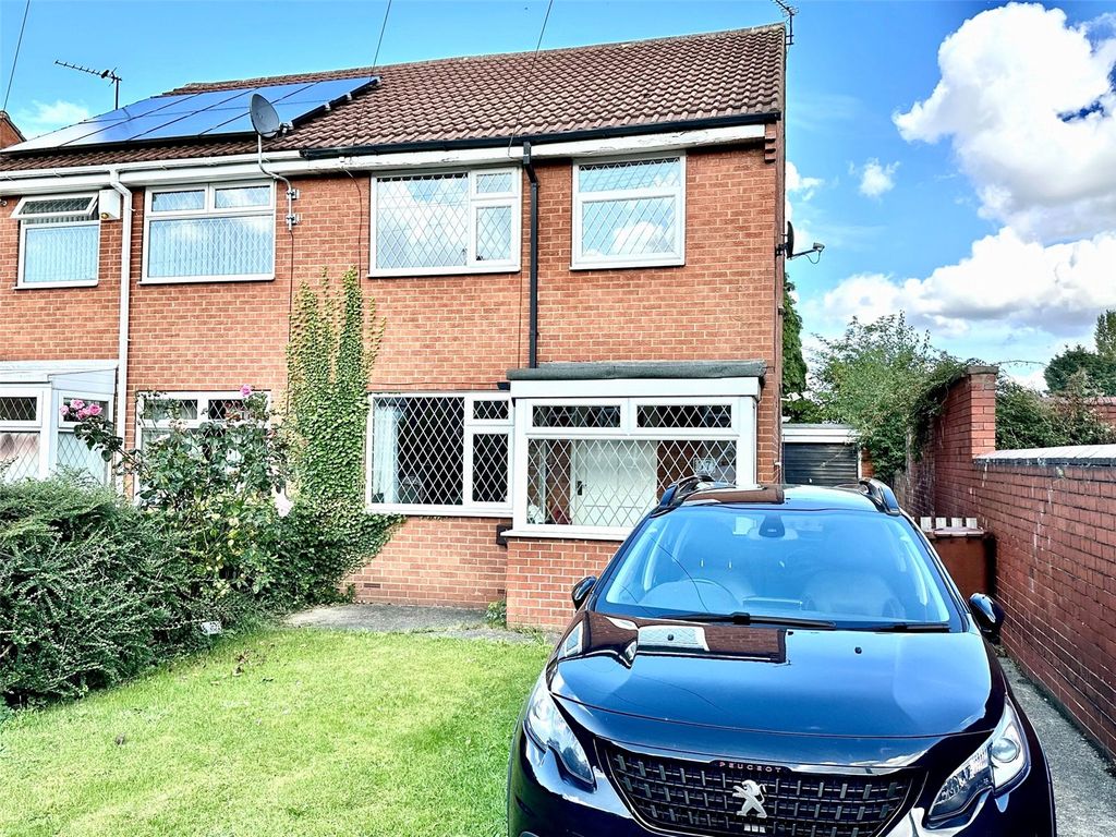 3 bed semidetached house for sale in Chapel Street, Ryhill, Wakefield