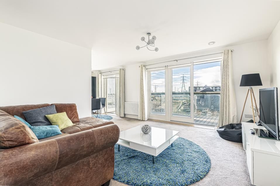 1 bed flat to rent in Ernest sdale House, Barking IG11, £1,450 pcm