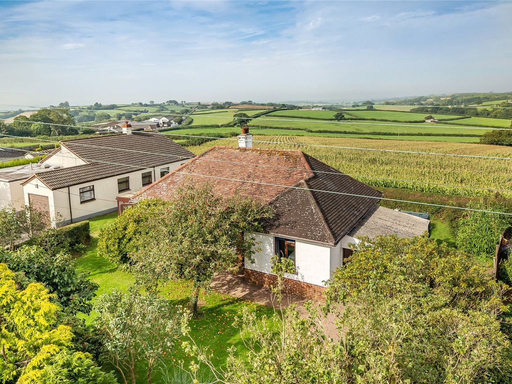 2 bed bungalow for sale in Torrington Road, Winkleigh, Devon EX19, £