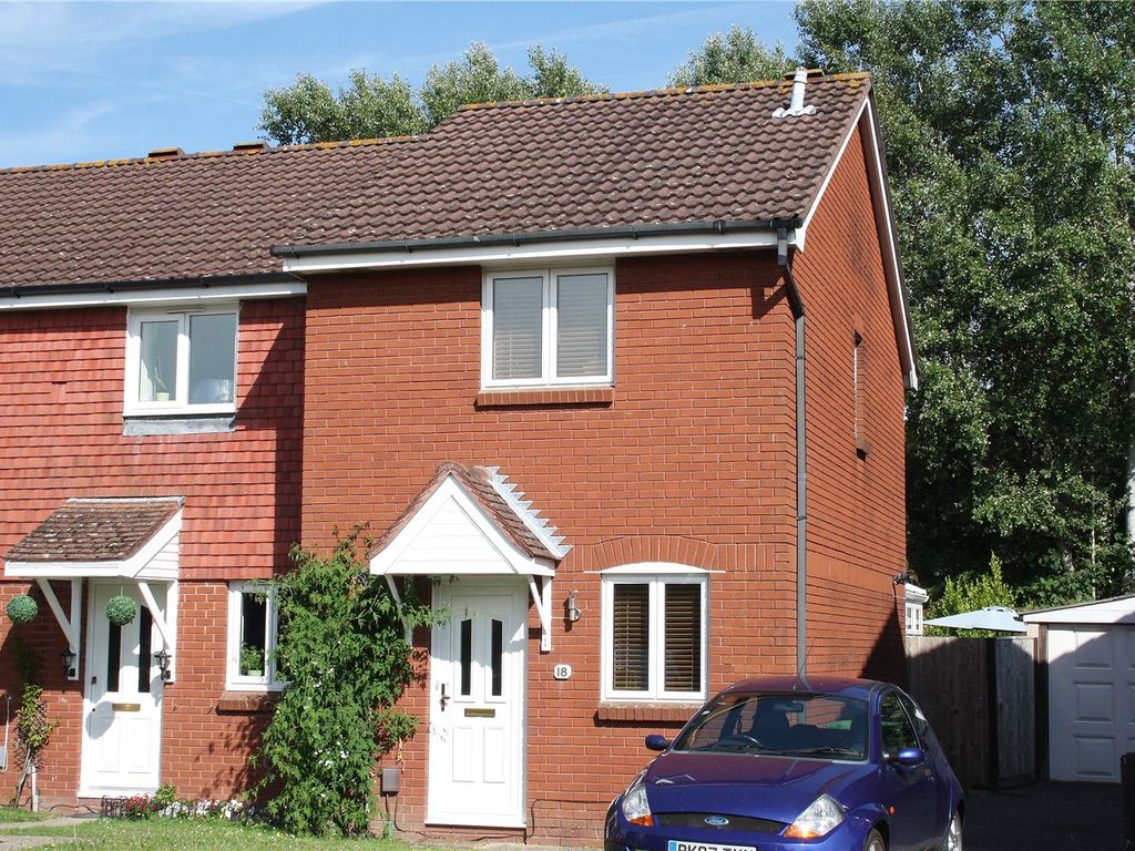 2 bed end terrace house to rent in Close, Petersfield, Hampshire