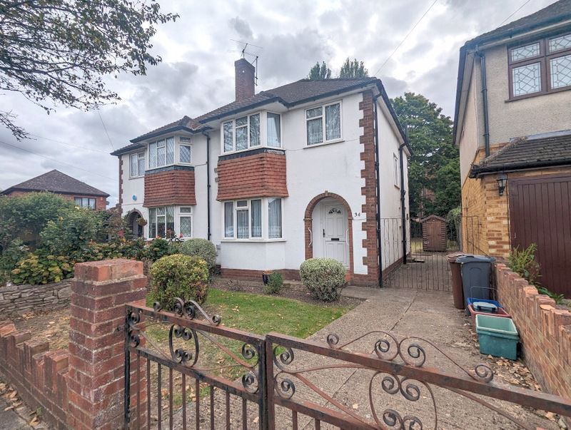 3 bed semidetached house for sale in Pates Manor Drive, Bedfont