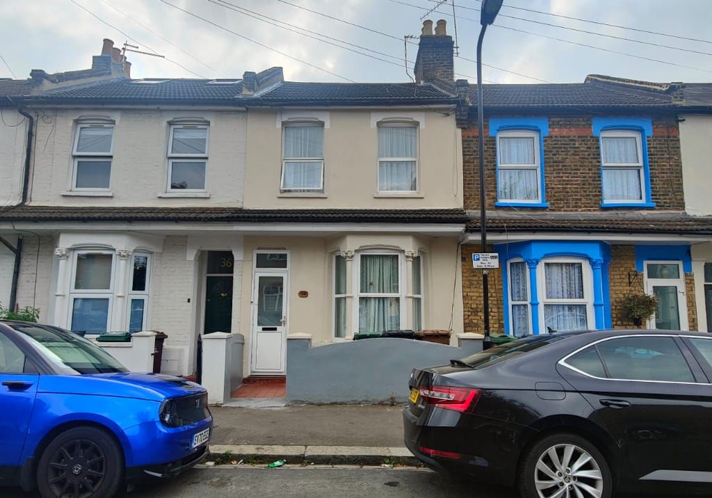 4 bed terraced house to rent in Ashville Road, Leytonstone, London E11