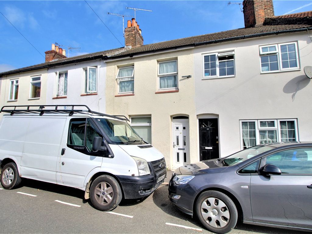 2 bed terraced house to rent in Lysons Road, Aldershot GU11 Zoopla