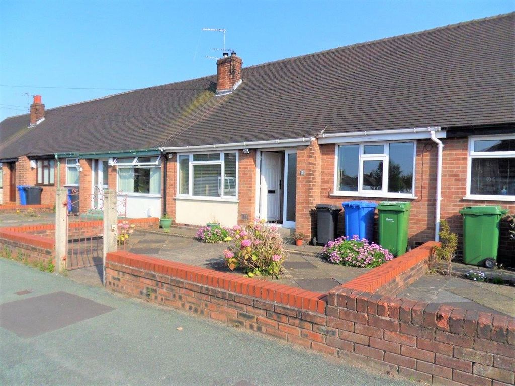 2 bed terraced bungalow to rent in Arnside Grove, Warrington, Cheshire