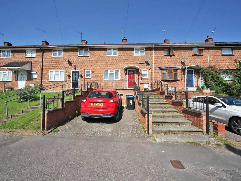3 bed terraced house to rent in Chaulden Terrace, Hemel Hempstead HP1