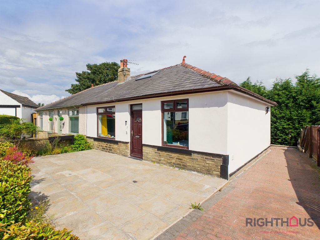 2 bed semidetached bungalow for sale in Bankfield Gardens, Southowram