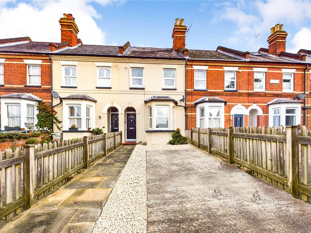 3 bed terraced house to rent in Armour Road, Tilehurst, Berkshire RG31