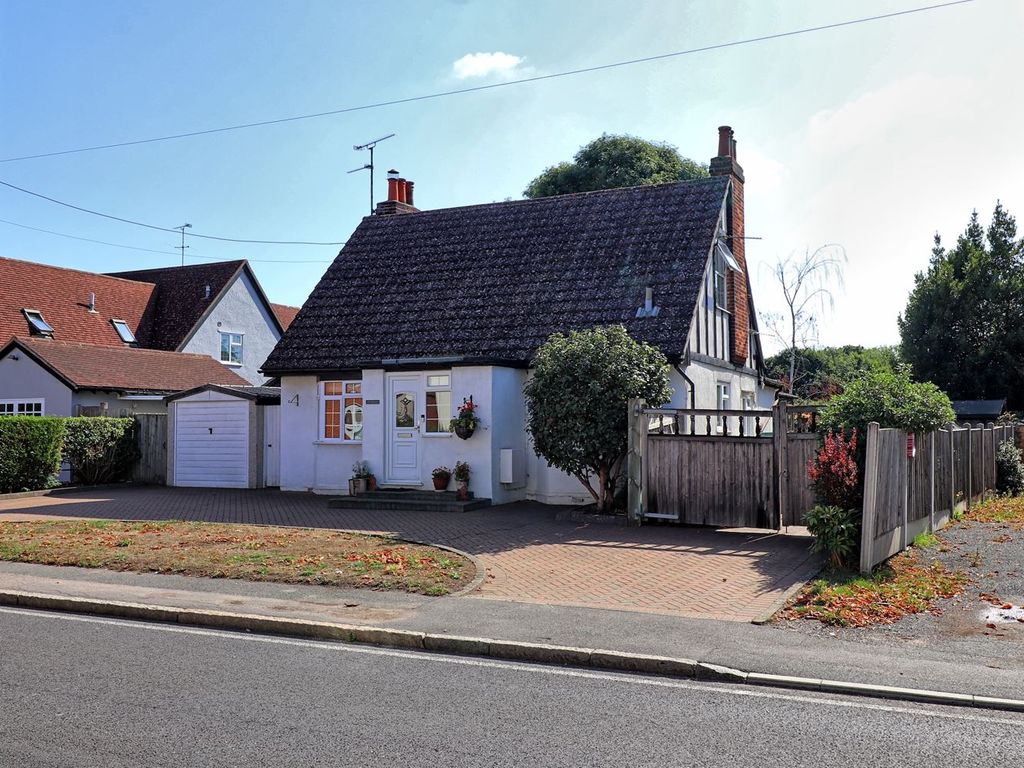 4 bed detached house for sale in Main Road, Great Leighs, Essex CM3