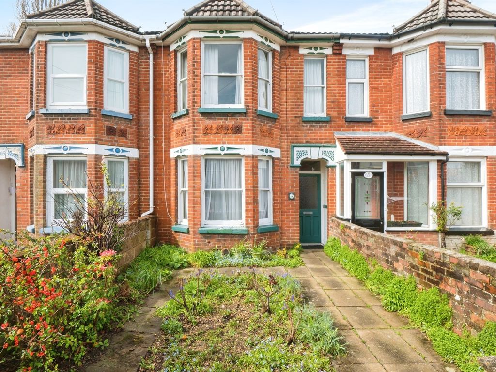 3 bed terraced house for sale in Shirley Park Road, Shirley