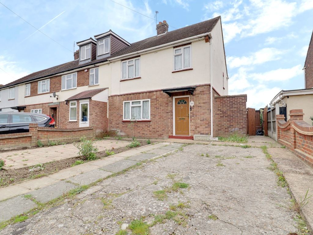 3 bed end terrace house for sale in Dominion Way, Rainham RM13, £
