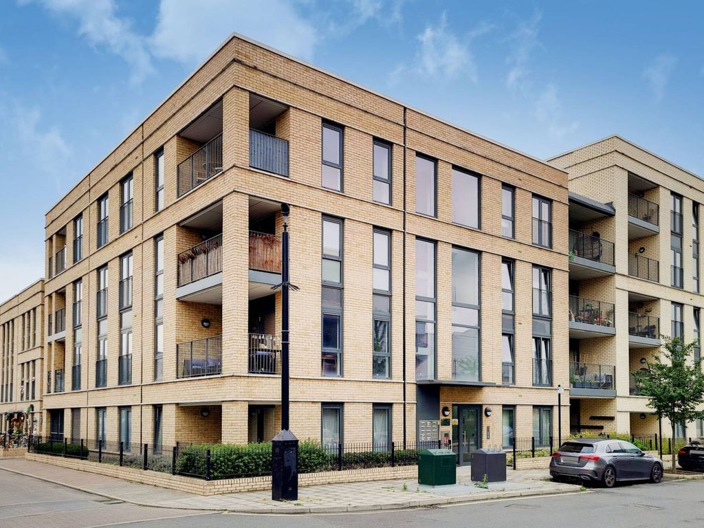 2 bed flat to rent in Eythorne Road, Brixton, London SW9, £2,500 pcm