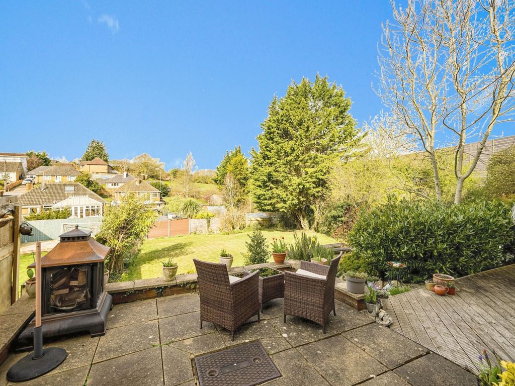 4 bed semidetached house for sale in Pusey Way, Lane End, High