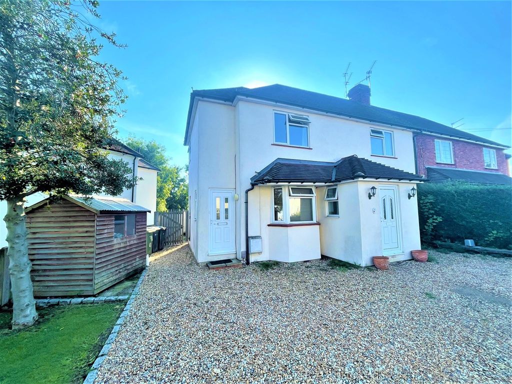 2 bed for sale in Canterbury Road, Guildford GU2 Zoopla