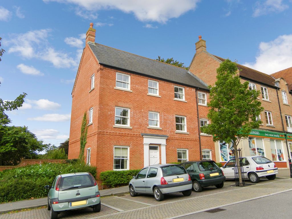 2 bed flat to rent in Alder Court, Hawthorn Road, Charlton Down