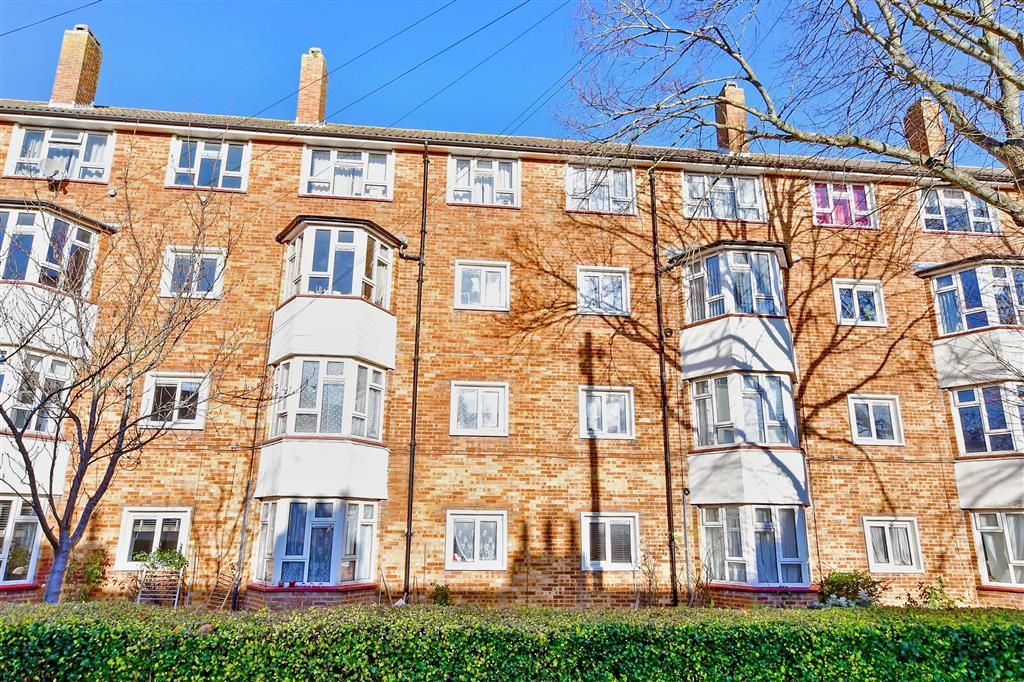 3 bed flat for sale in King Street, Southsea, Hampshire PO5, £116,000