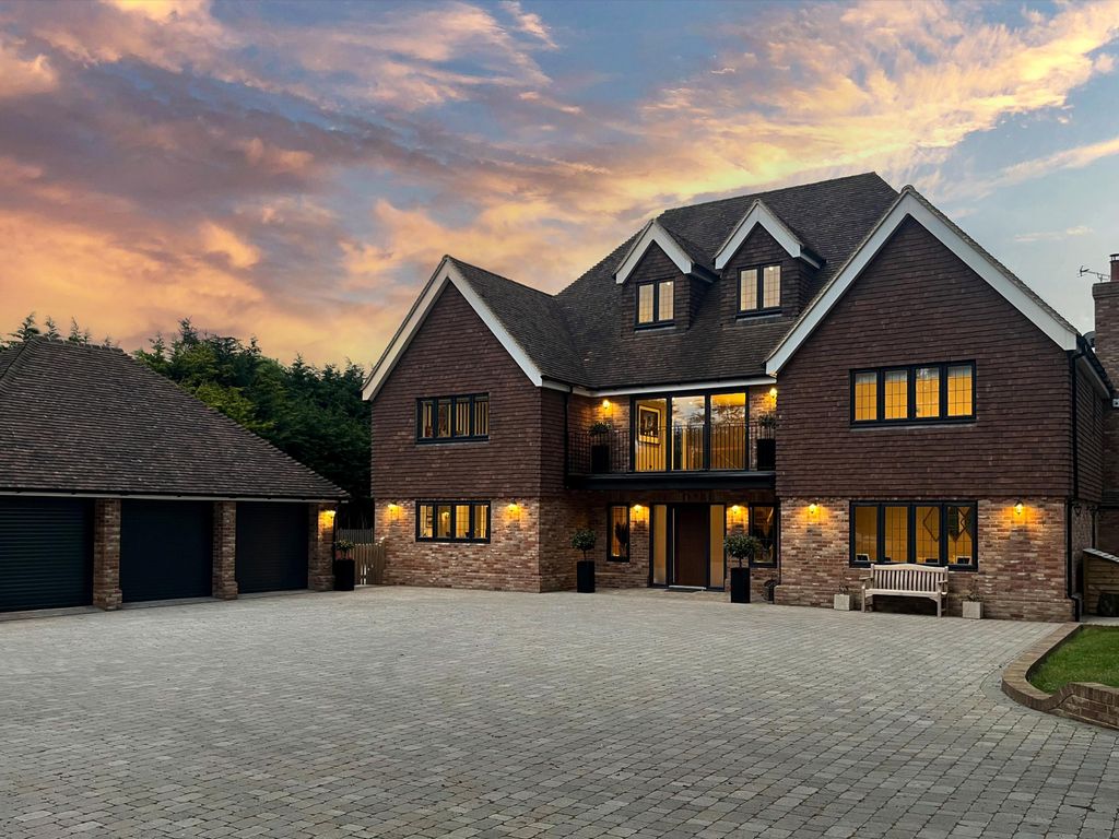 New home, 5 bed detached house for sale in Cherry Gardens Hill