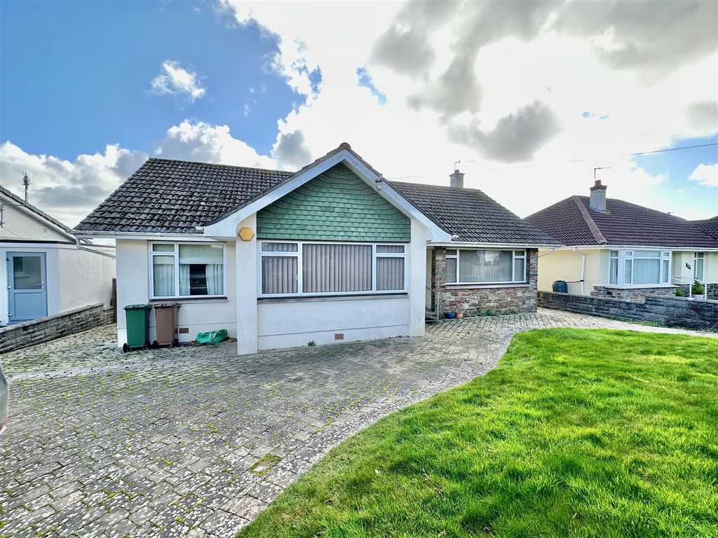 3 bed detached bungalow for sale in Springfield Road, Elburton