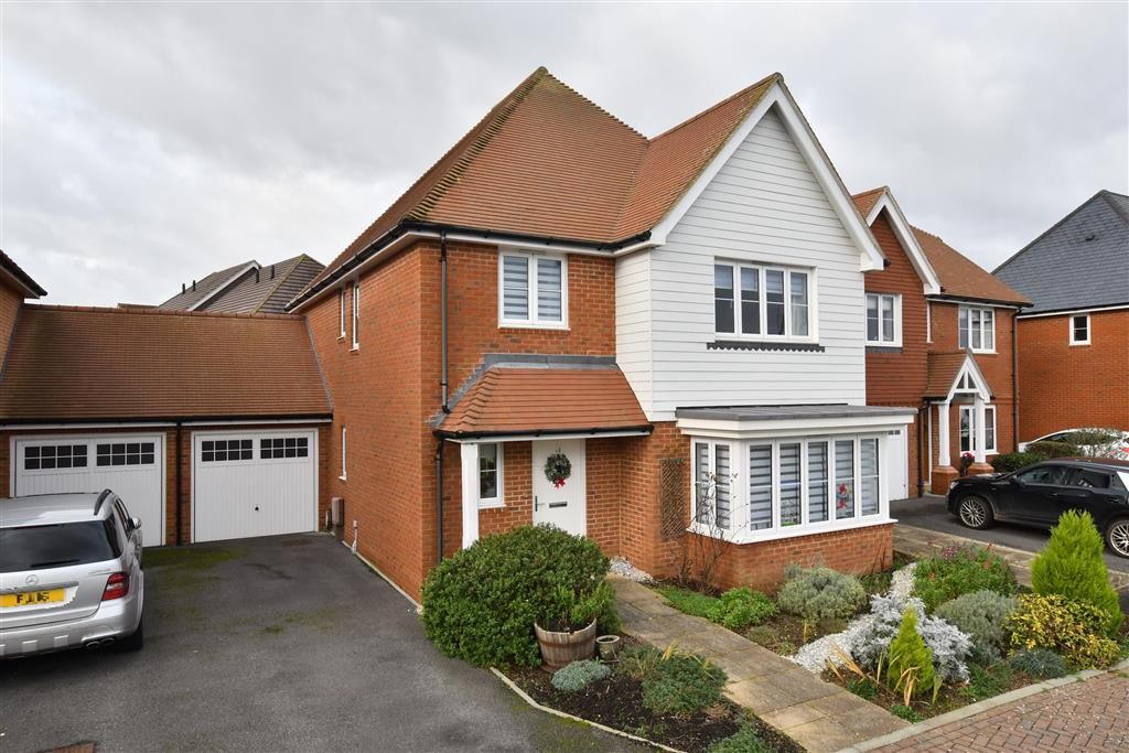 4 bed linkdetached house for sale in Waterside Way, North Bersted