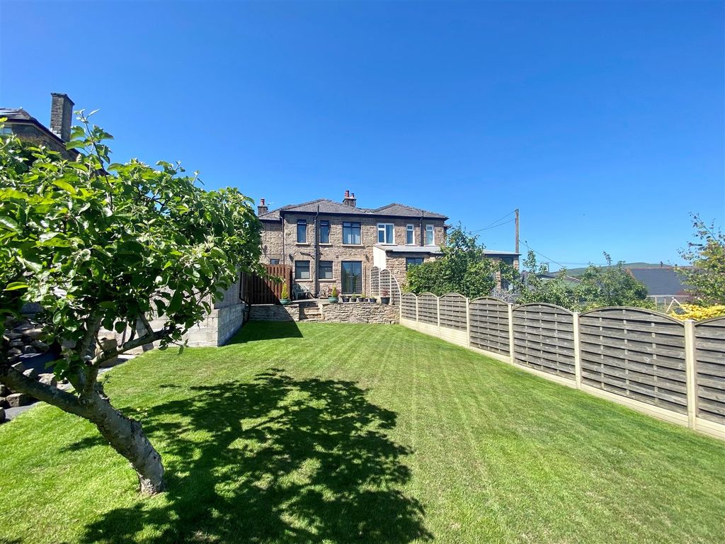 3 bed semidetached house for sale in Macclesfield Road, Whaley Bridge