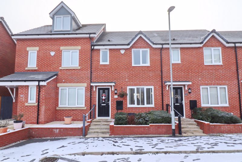 3 bed mews house for sale in Old Mill Lane, Worsley, Manchester M28