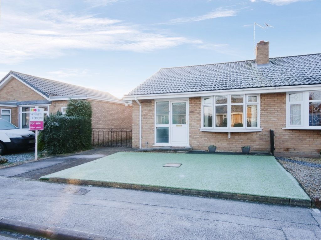 2 bed semidetached bungalow for sale in Churchfield Drive, Wigginton