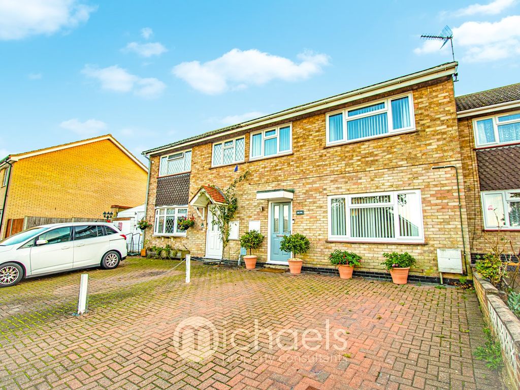 3 bed semidetached house for sale in Hillside Gardens, Braintree CM7
