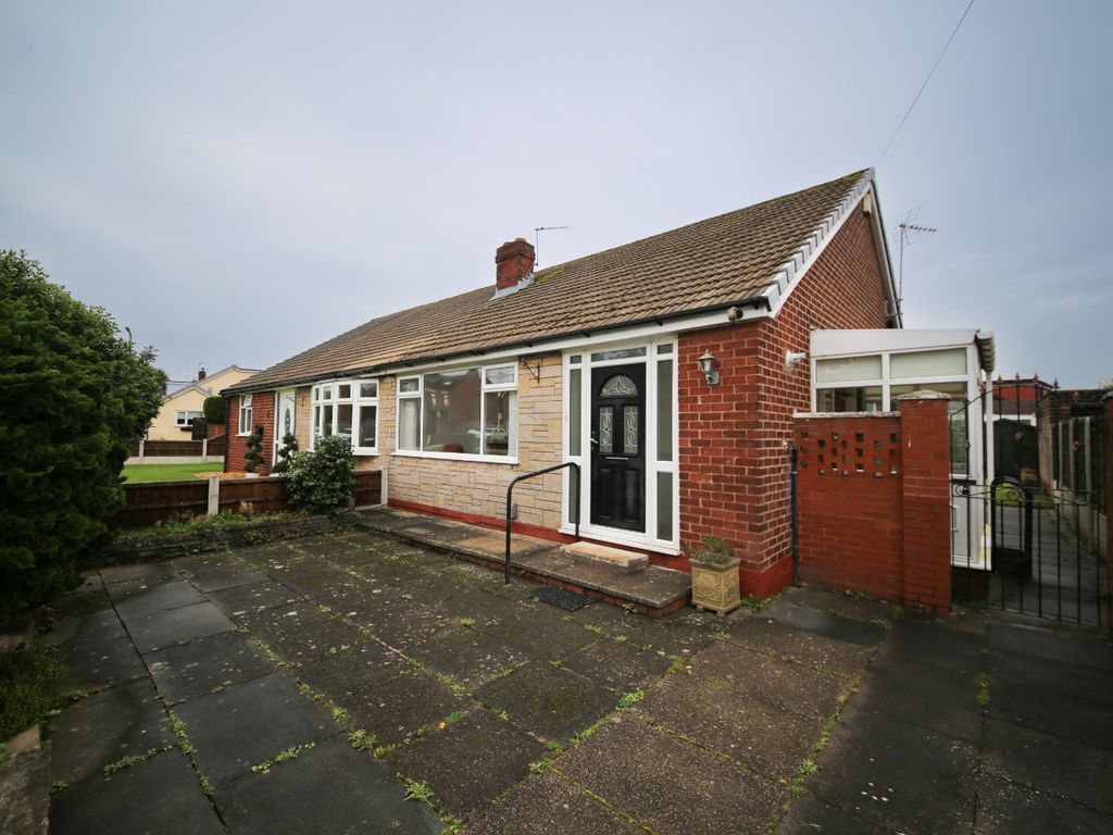 2 bed semidetached bungalow for sale in Billinge Road, AshtonIn