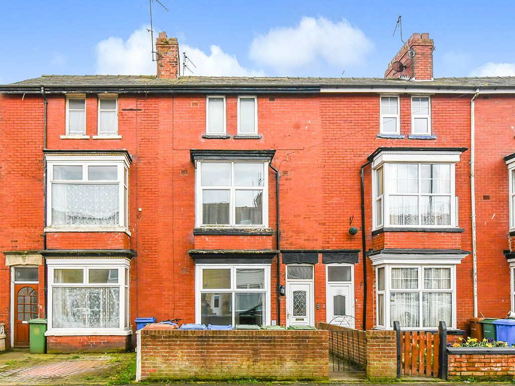 2 bed flat to rent in Horsforth Avenue, Bridlington, North Humberside