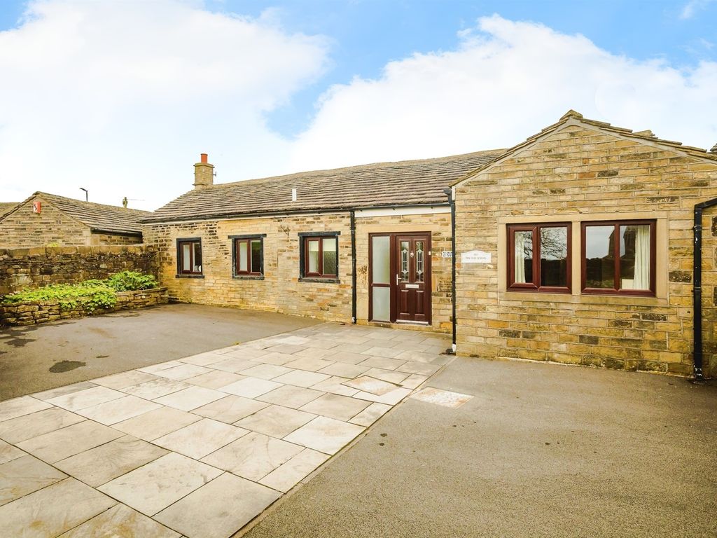 3 bed bungalow for sale in The Old School, Stainland, Halifax HX4, £