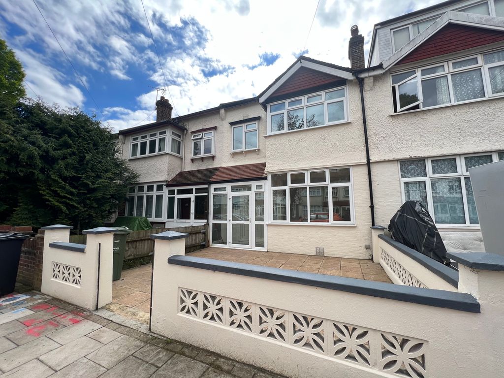 4 bed terraced house to rent in Glenister Park Road, London SW16 Zoopla