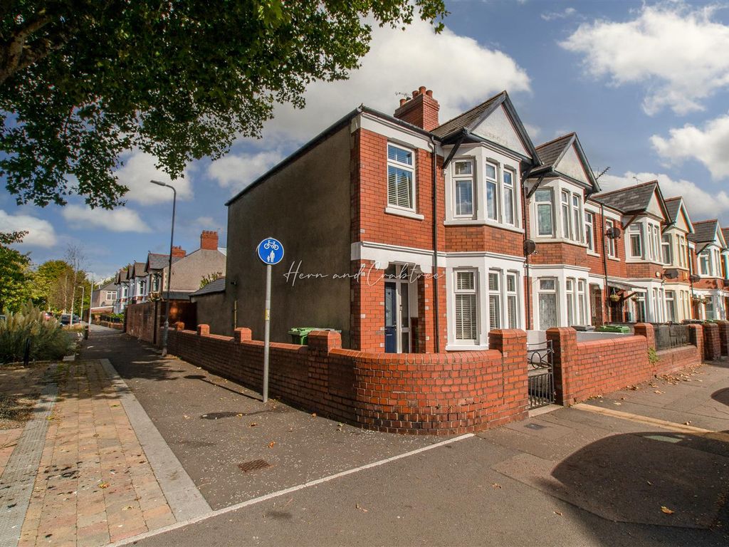 3 bed semidetached house for sale in Corporation Road, Cardiff CF11, £
