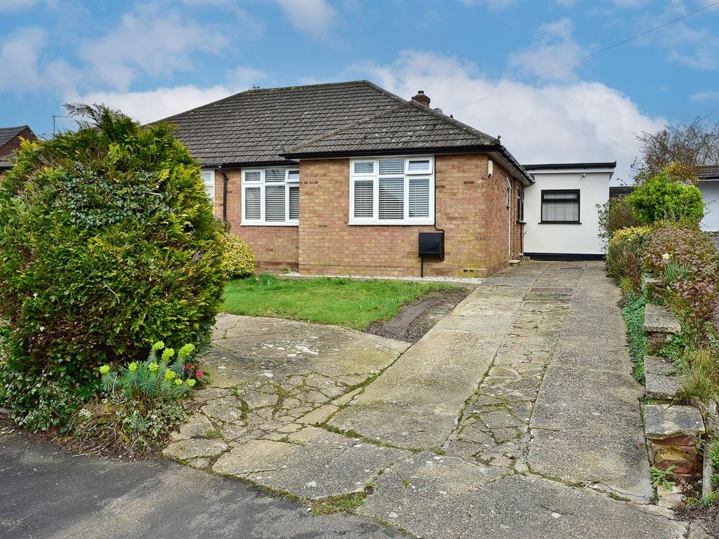 3 bed semidetached bungalow for sale in Sunnybank Road, Potters Bar