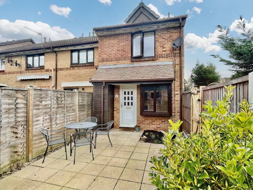 1 bed end terrace house to rent in Eamont Close, Ruislip, Middlesex HA4