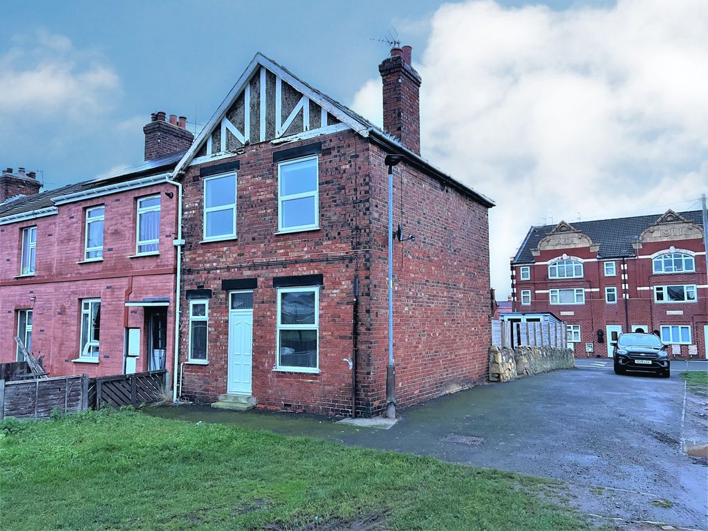 3 bed end terrace house for sale in 7 Market Street, Highfields