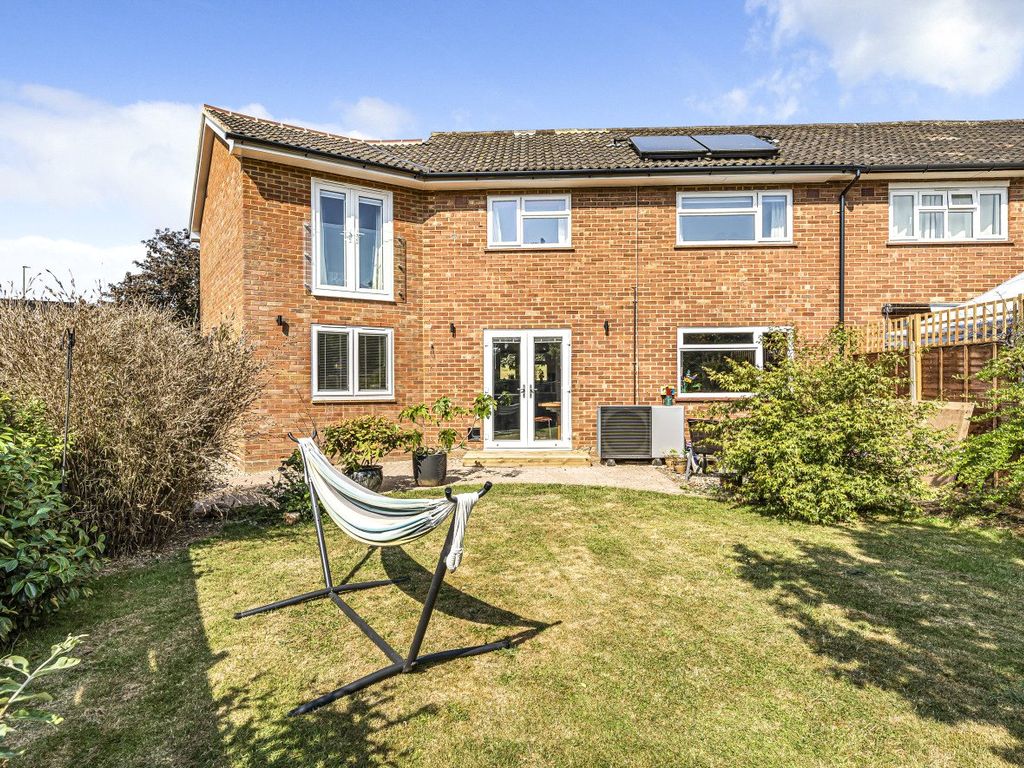 4 bed semidetached house for sale in Merrow, Guildford, Surrey GU1