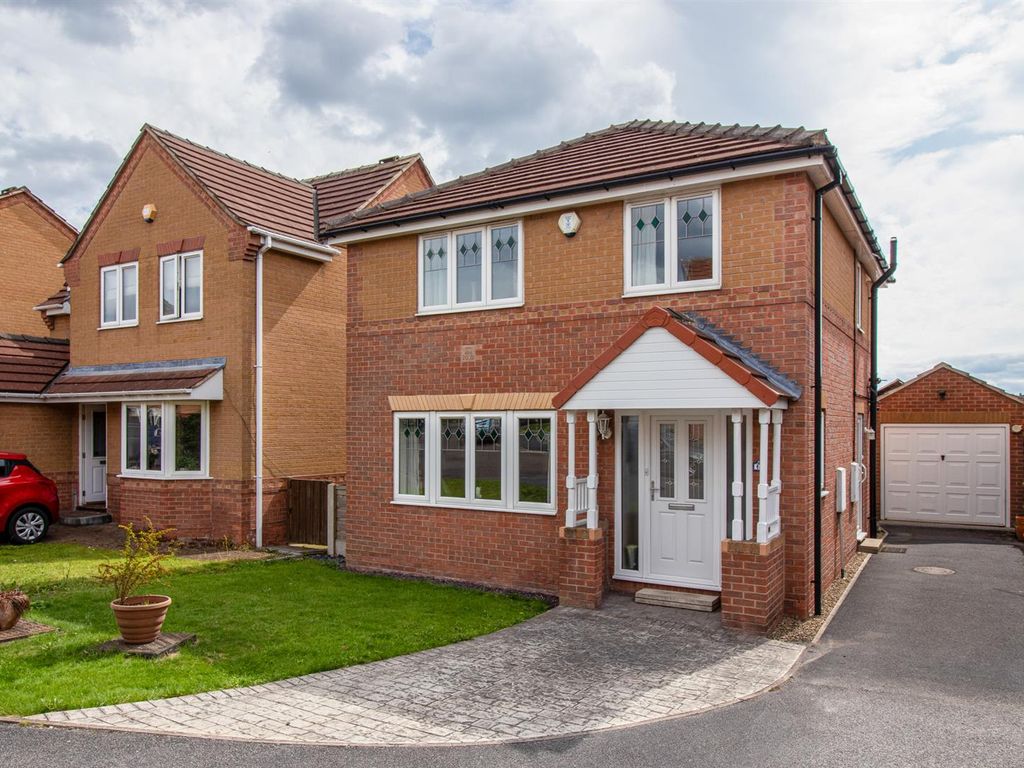 3 bed detached house for sale in Gentian Court, Alverthorpe, Wakefield