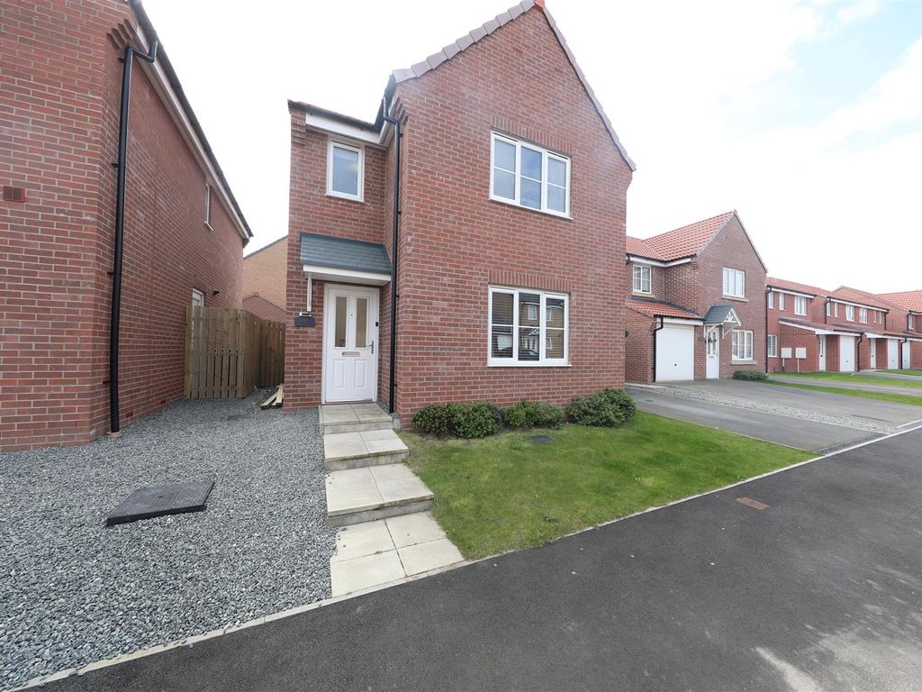 3 bed detached house for sale in Viola Close, Kingswood, Hull HU7 Zoopla